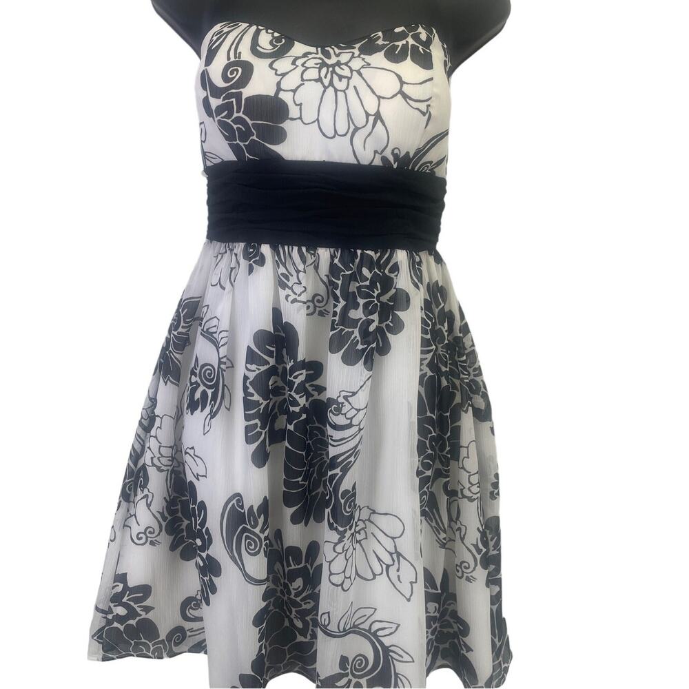 White House Black Market Sleeveless Princess Empire Waist Floral White/Blk Sz 8